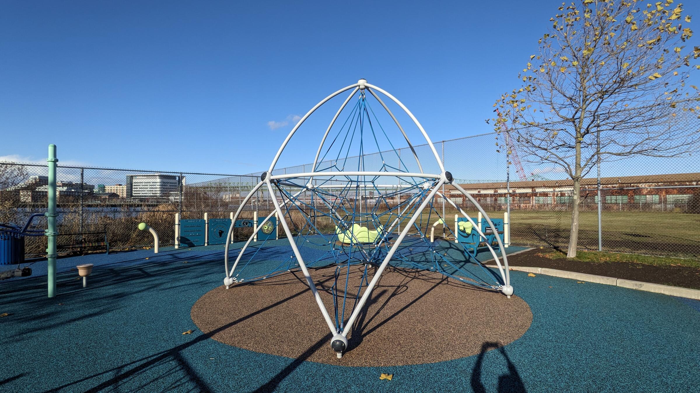 Umana waterfront playground