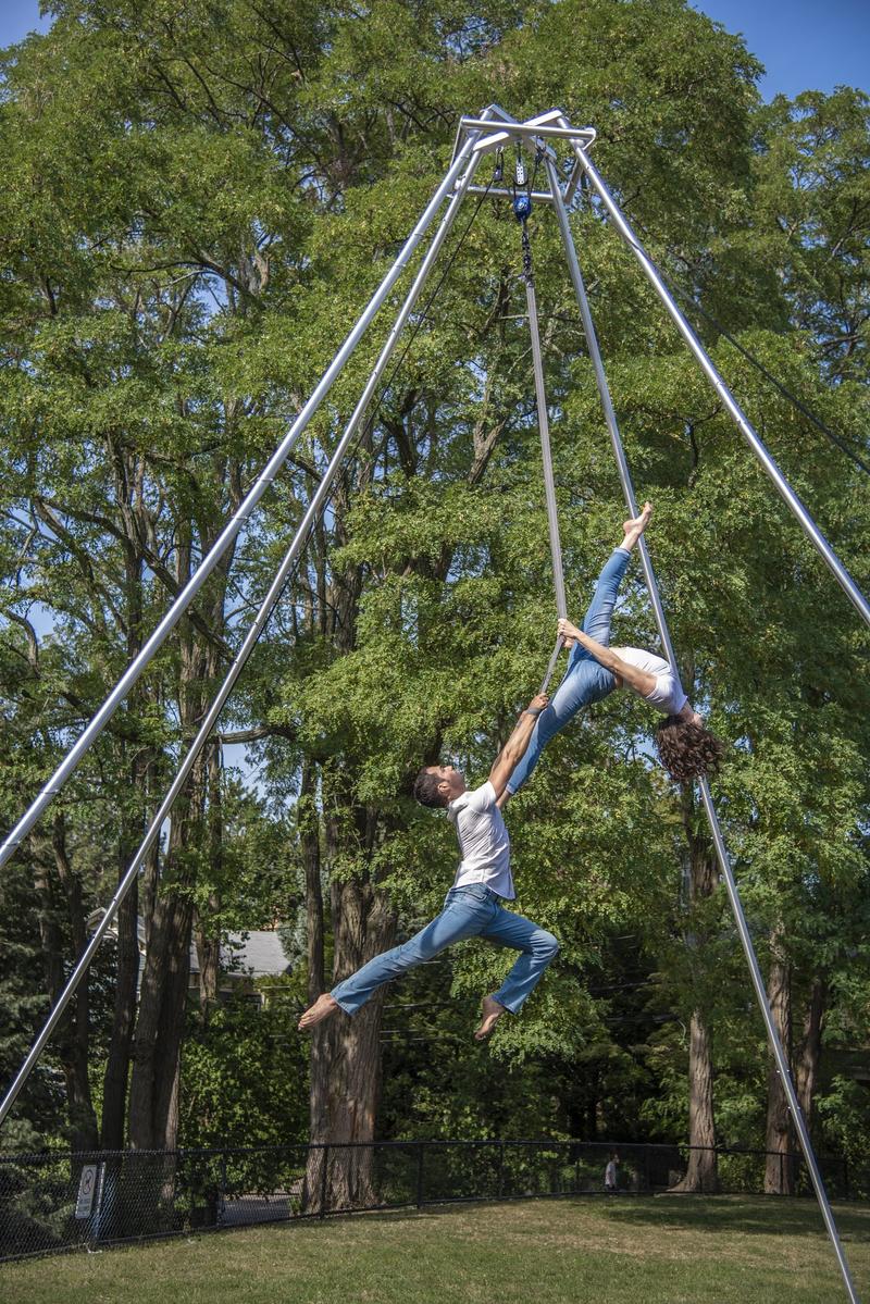 Photo of Ernesto Lea Place and Caitlin Quinn performing as Pas de Deux Straps, courtesy of the artist.