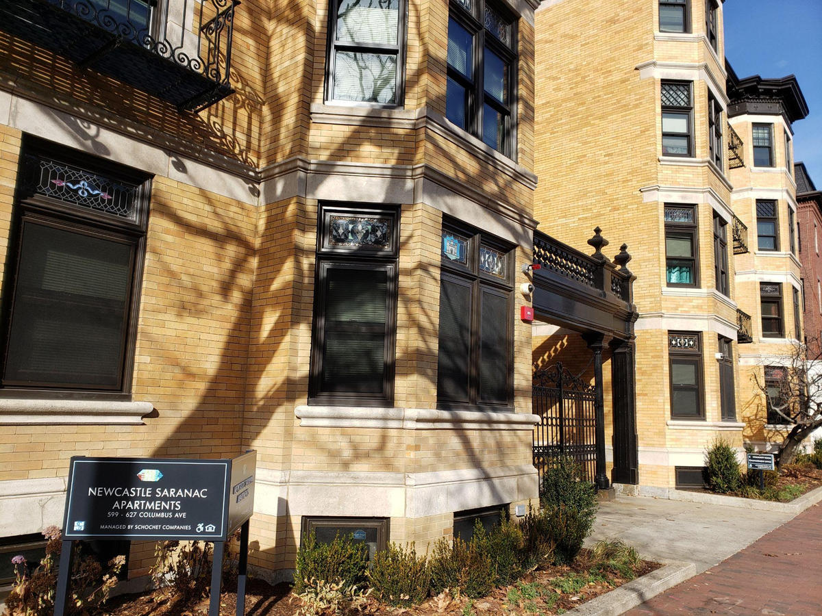 The exterior of Newcastle Saranac Apartments