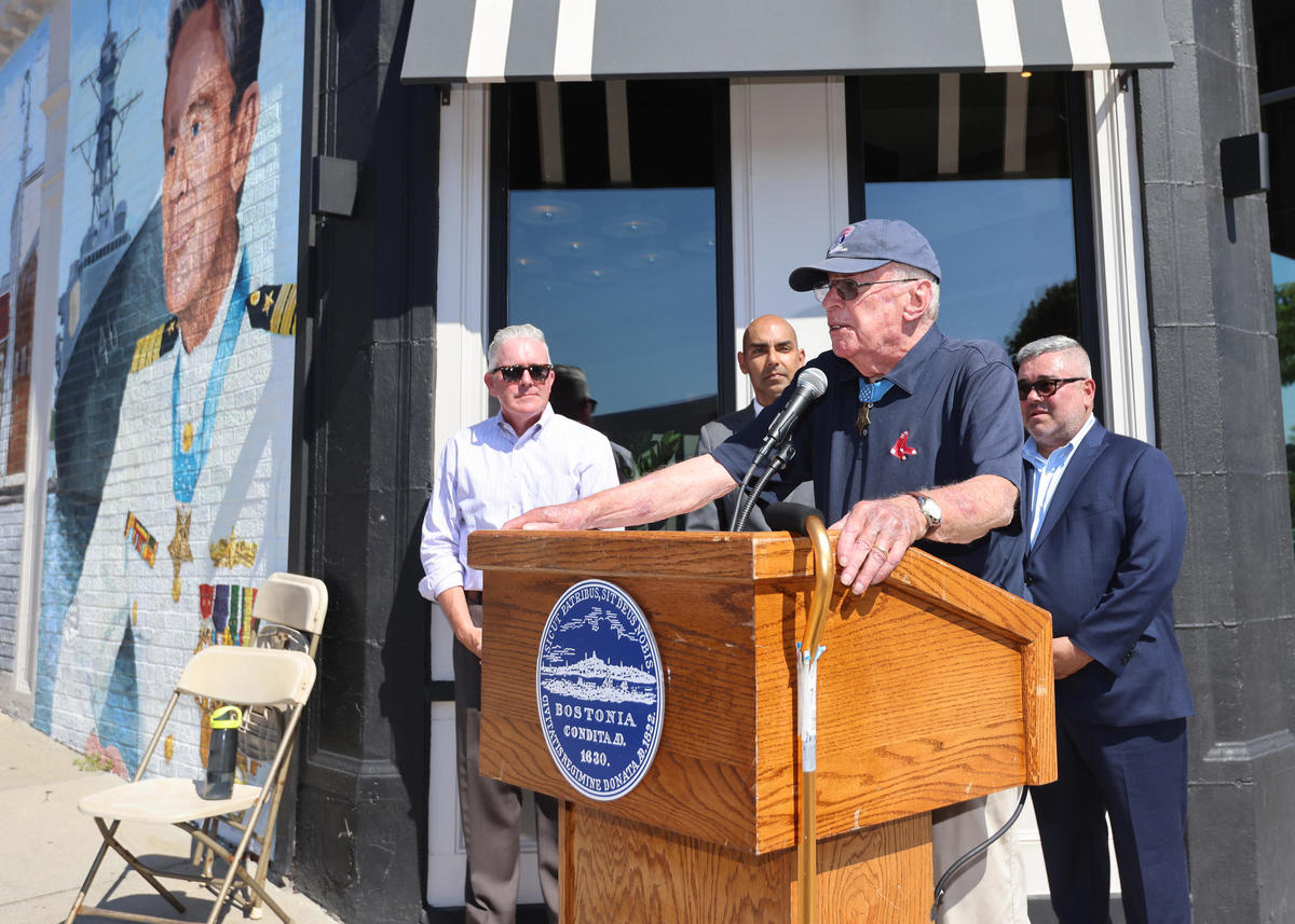 Captain Tom Kelley and the unveiling of his mural at the Boston Ale House