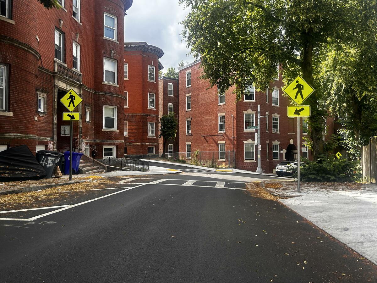 curb extension on mount pleasant avenue