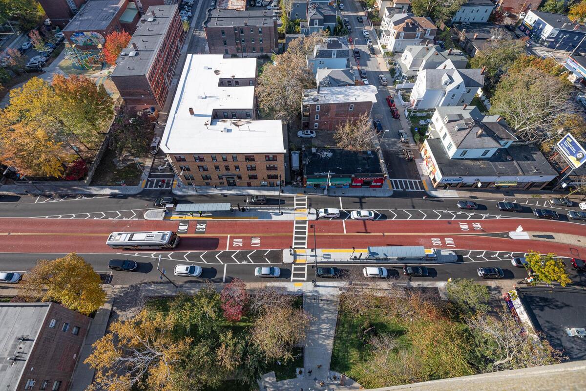 Center-running bus lanes on Columbus Ave