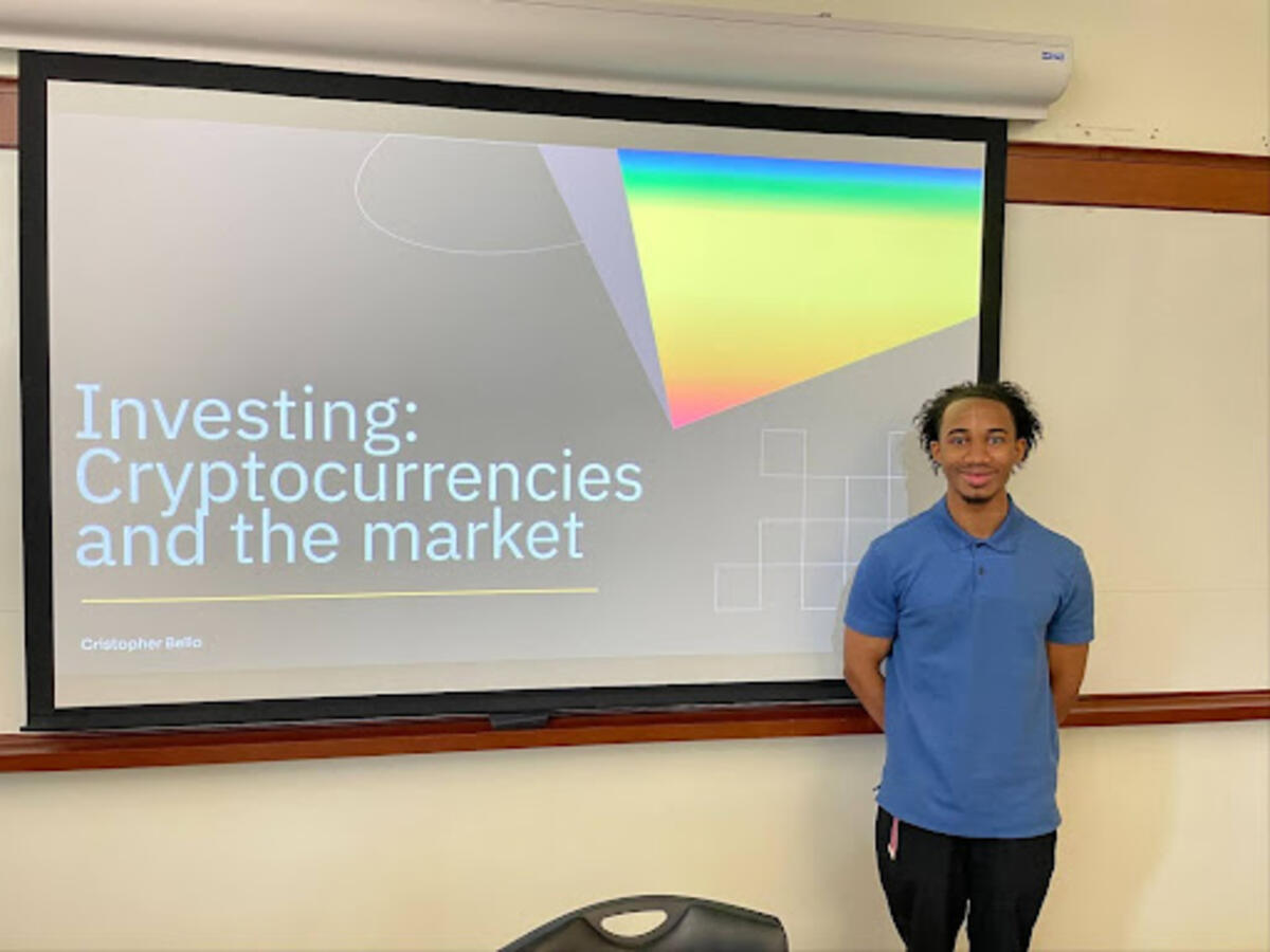 Mentor Cris Presenting on Cryptocurrencies 