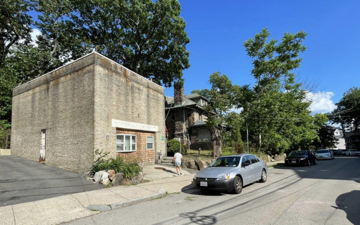 Photograph showing the current condition of the building at 2 Egremont Road.